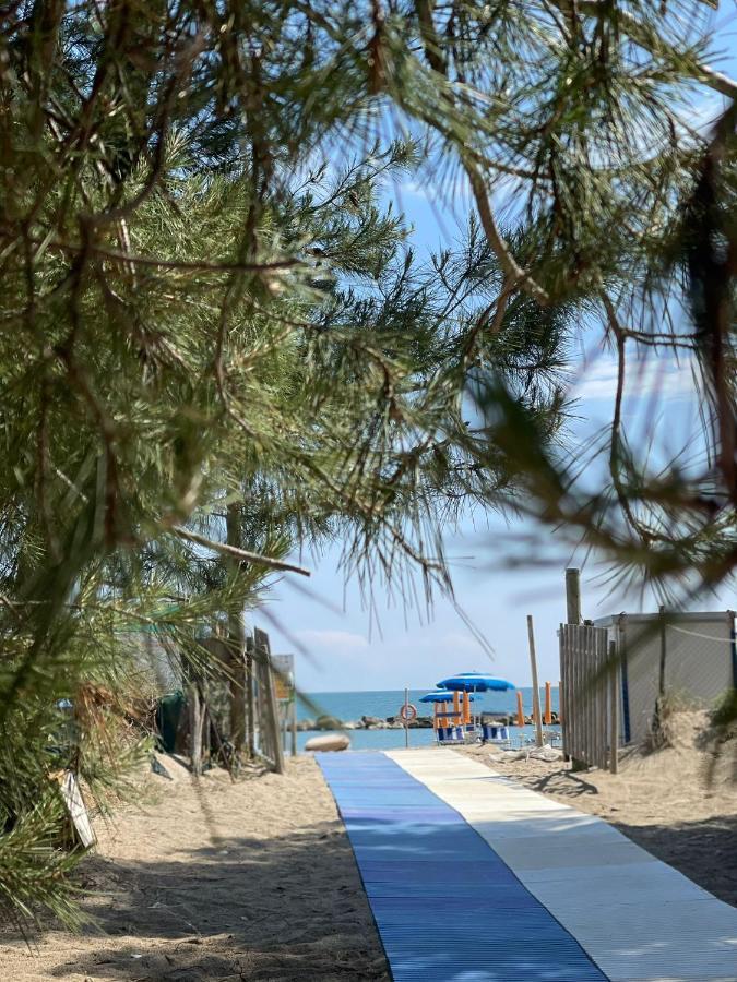 Camping Smeraldo Hotel Campomarino  Exterior photo