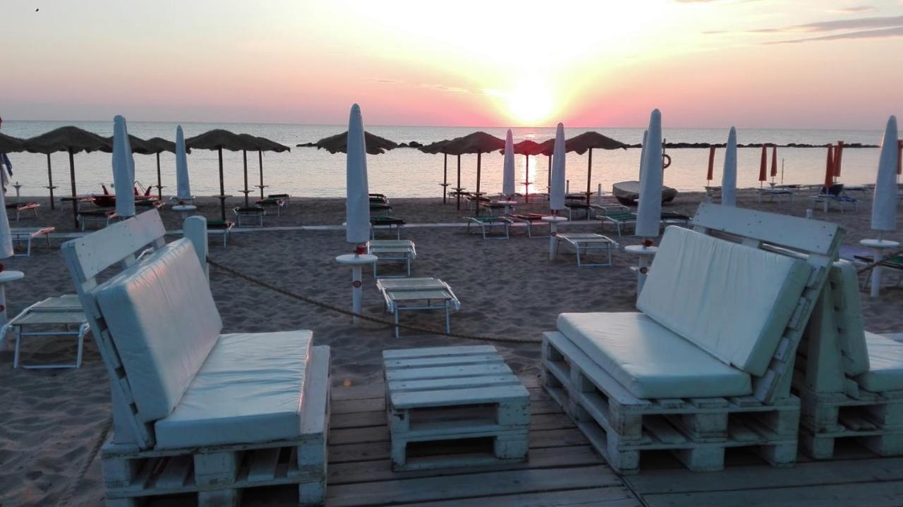 Camping Smeraldo Hotel Campomarino  Exterior photo